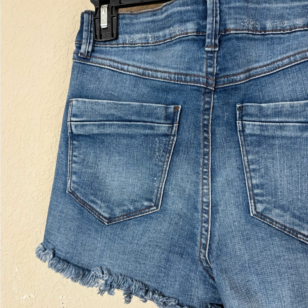 Rewash Super High Rise Vintage Reunion Blue Distressed Jean Shorts Size 5/27” - Picture 8 of 10